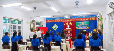 Chi đoàn Trường MN Vành Khuyên tổ chức Đại hội chi đoàn