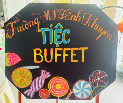 Trường mầm non Vành Khuyên tổ chức tiệc Buffet cuối năm cho trẻ