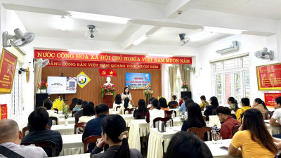 Ngày 6/12/2025 Trường mầm non Vành Khuyên tổ chức Hội thảo Đồng hành cùng con vào lớp 1. Về tham dự hội thảo có cô giáo Lê Thị Diệu Thủy- chuyên viên Sở GD&ĐT TPĐN chia sẻ cùng với phụ huynh về vai trò phối hợp giữa gia đình và nhà