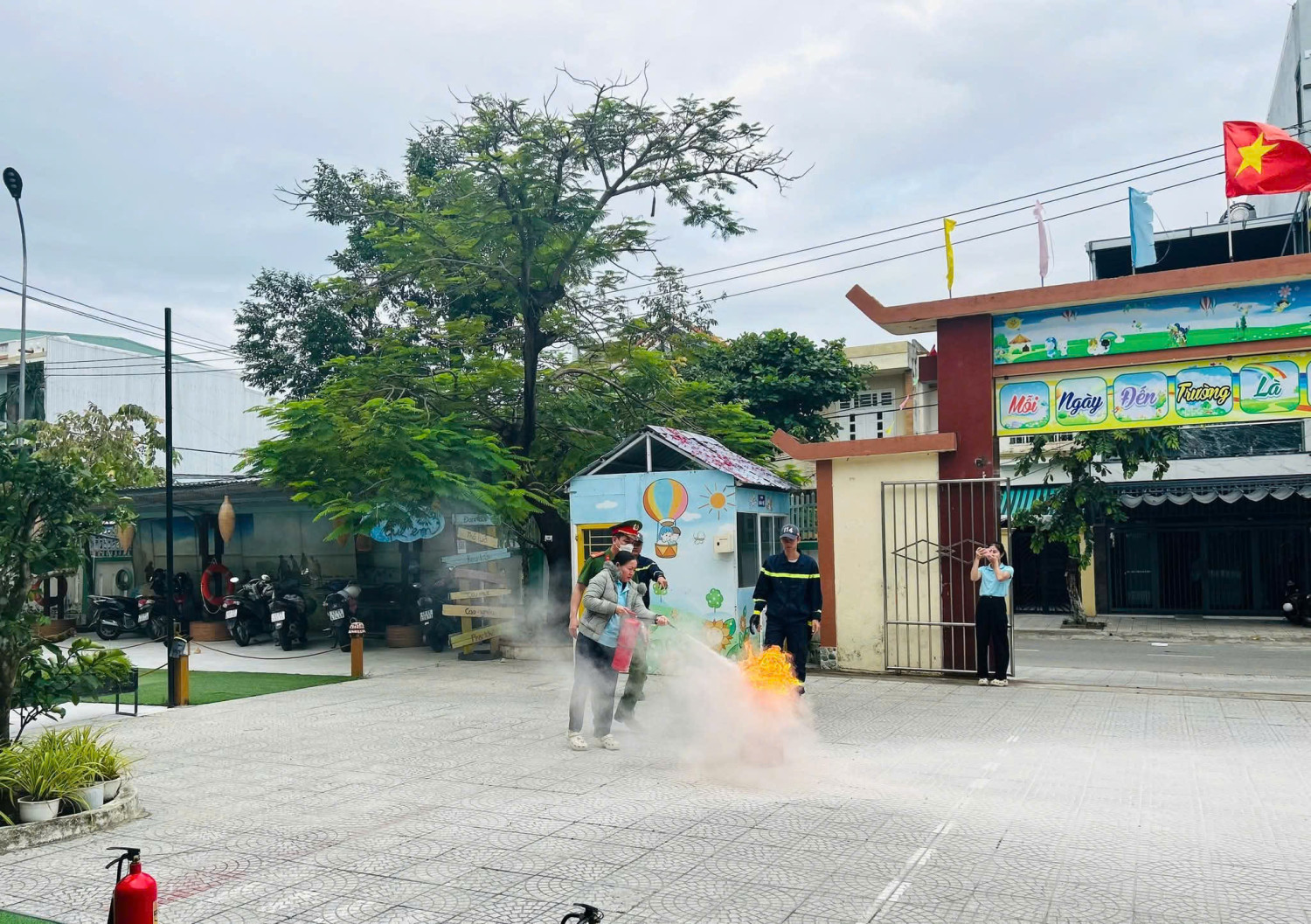 gen h z7282349465715 cd13df5ba8fbb778060f638e8bd66124