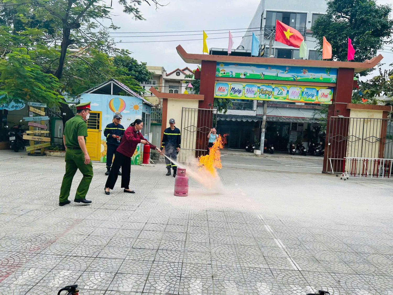 gen h z7282349480715 6e8db2933aa8d2be370783b29cac853b